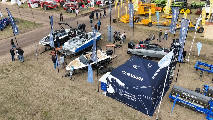 Exhibición de modelos Classer en Agroactiva